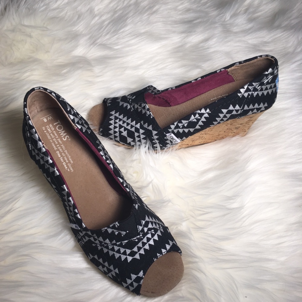 TOMS Black and White Peep-toe CanvasWedges